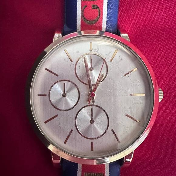 GUCCI G-Timeless Dial blue,red and white  Strap new - Picture 3 of 17